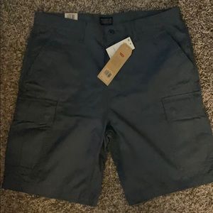 Men’s 34 waist Levi cargo shorts asking 35